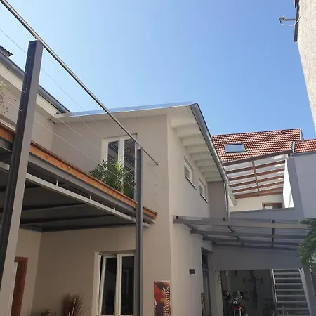 Fenster Zum Hof *
